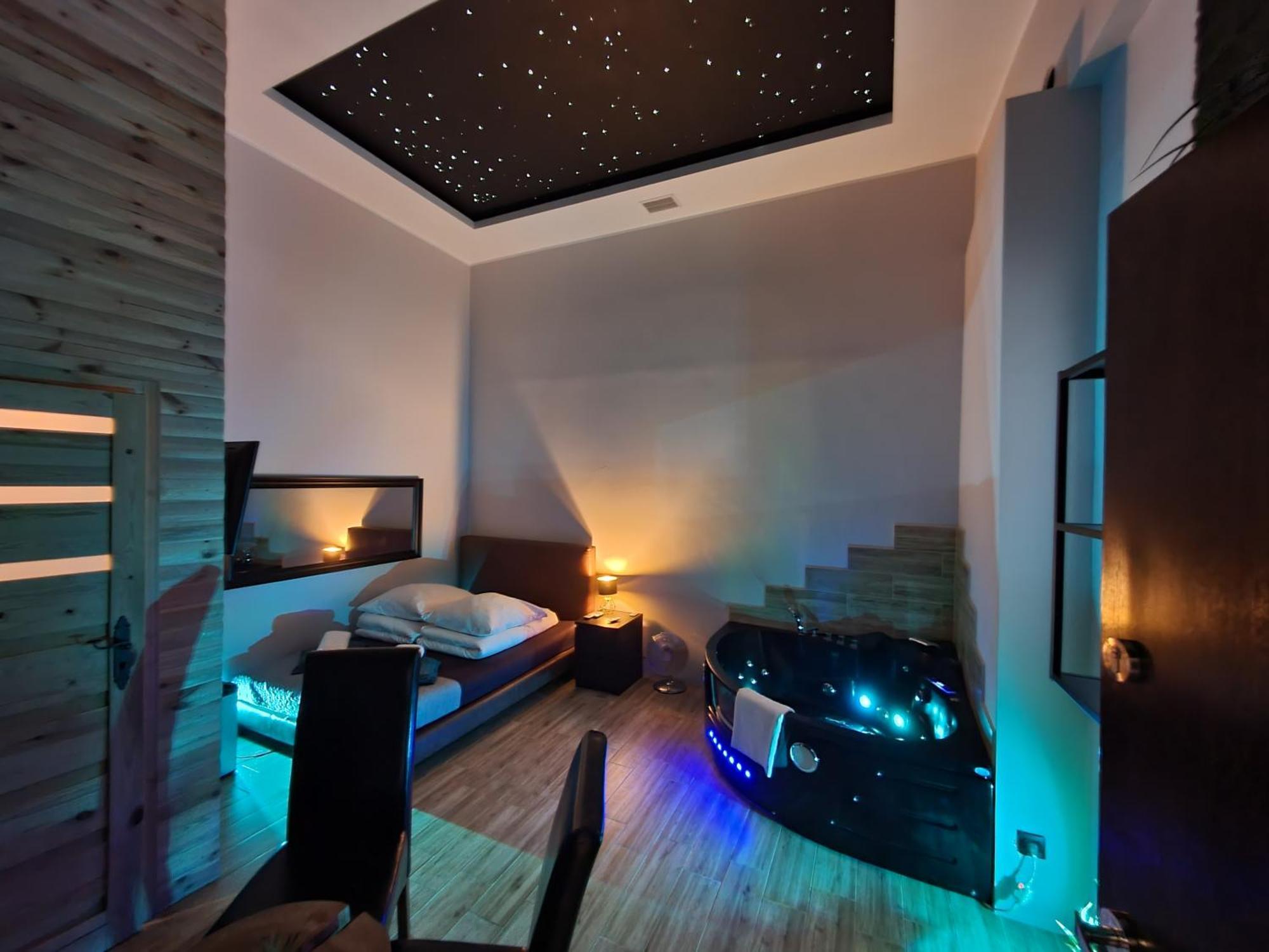 Z Jacuzzi Апартаменти *