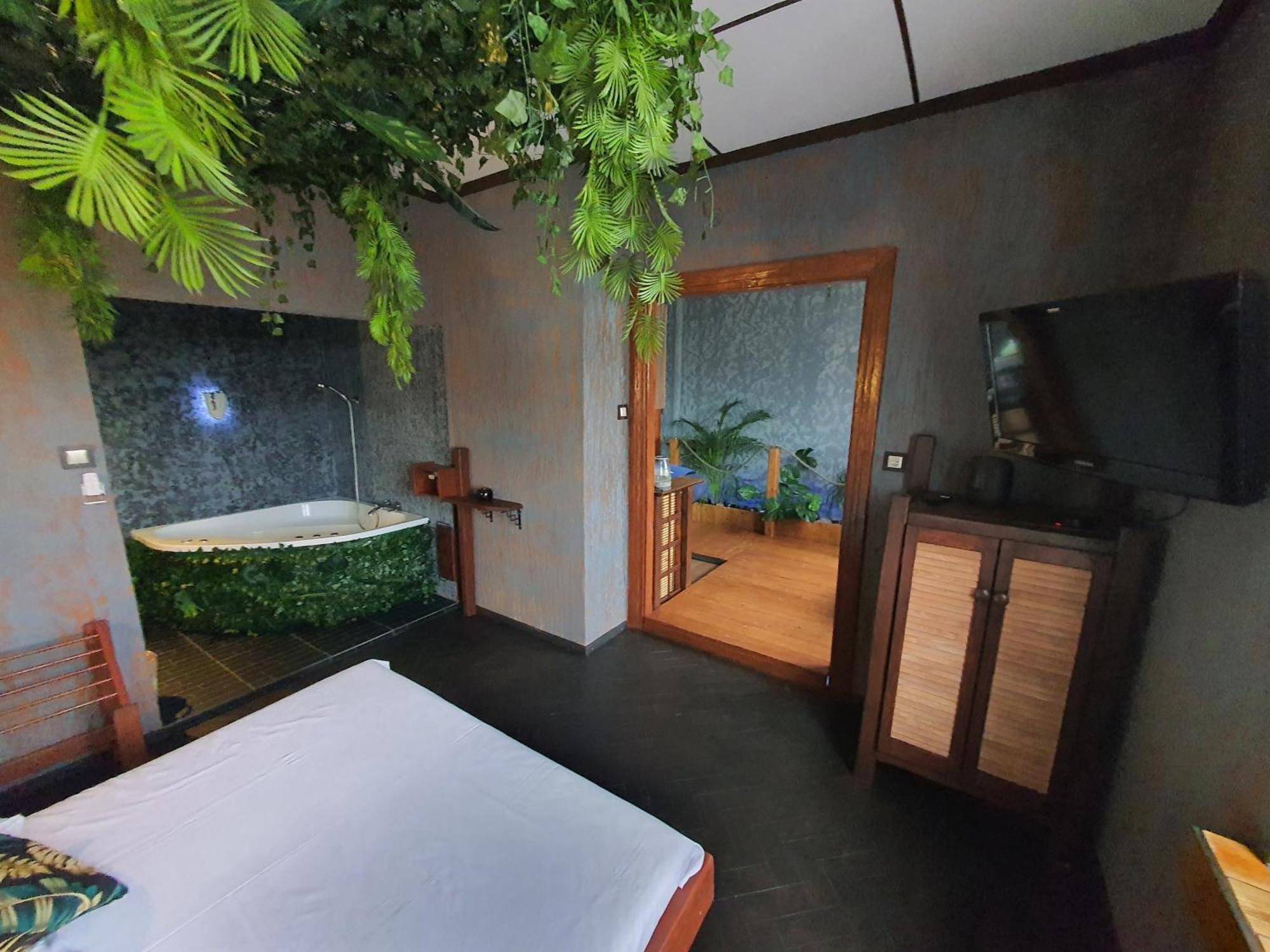 Z Jacuzzi Апартаменти *