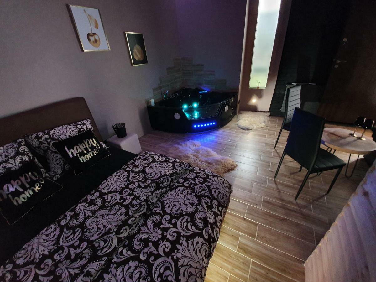 Z Jacuzzi Апартаменти *